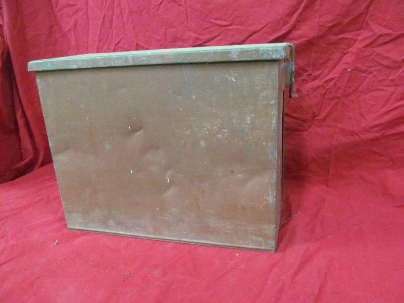 lot 204 image: Metal Box