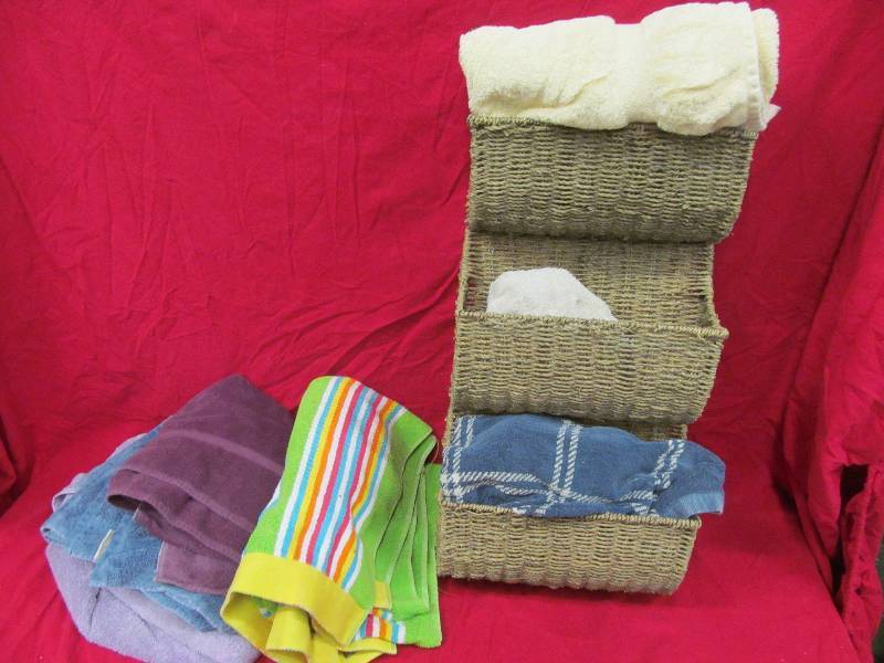 lot 207 image: TowelsBasket