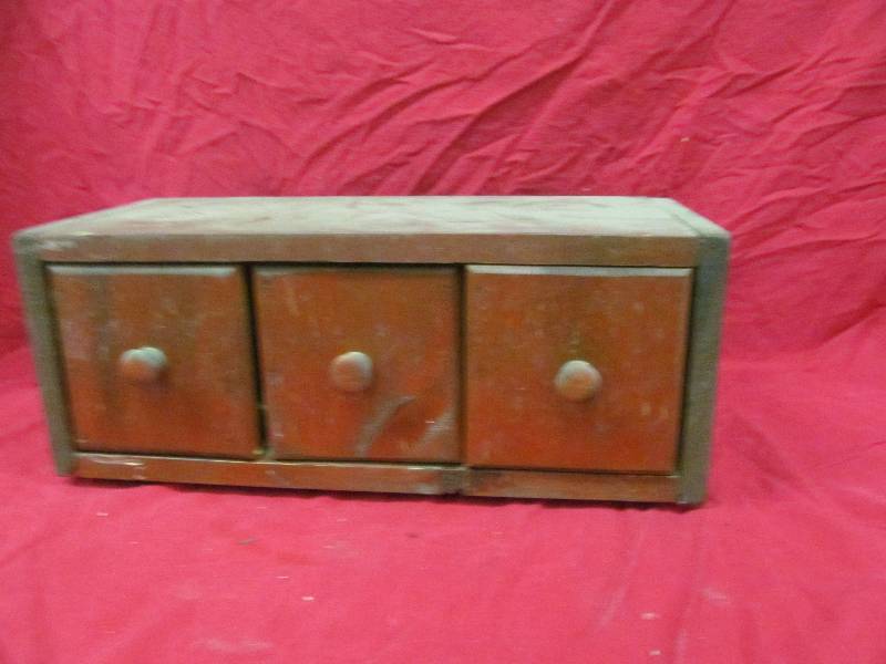 lot 213 image: Cabinet