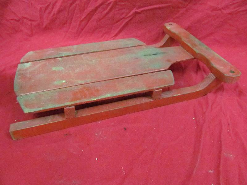 lot 218 image: Decorative Sled