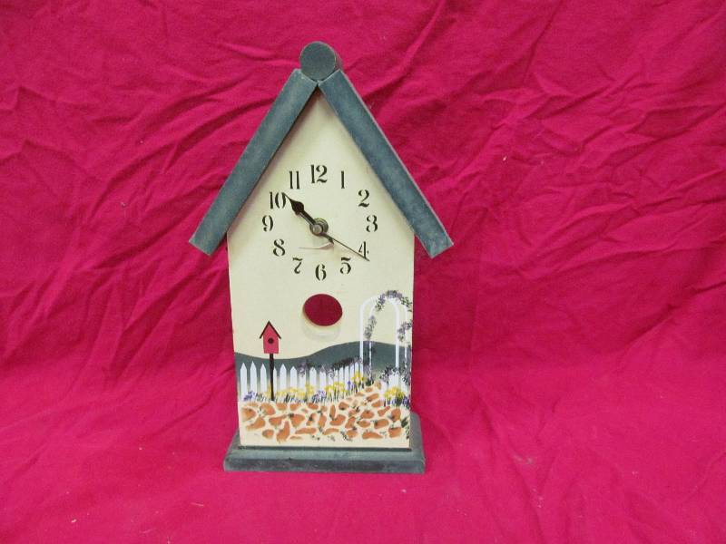 lot 219 image: Clock
