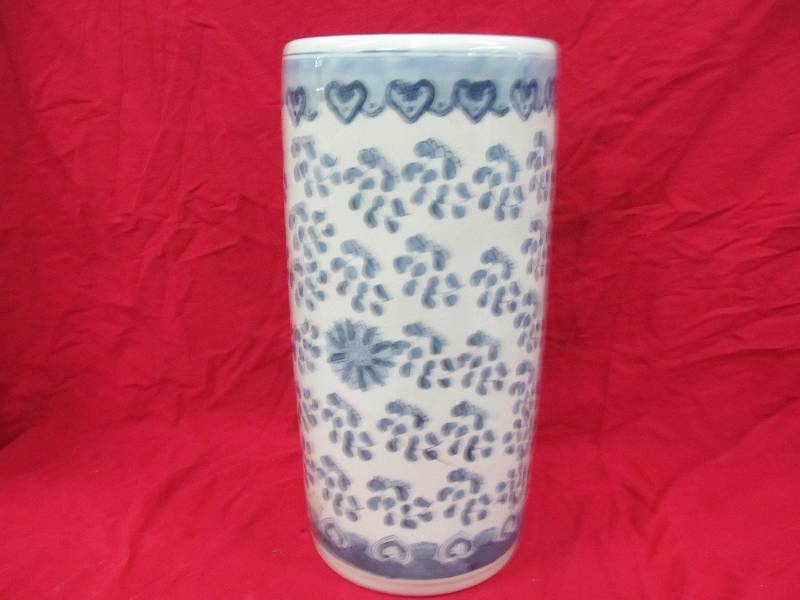 lot 252 image: Vase