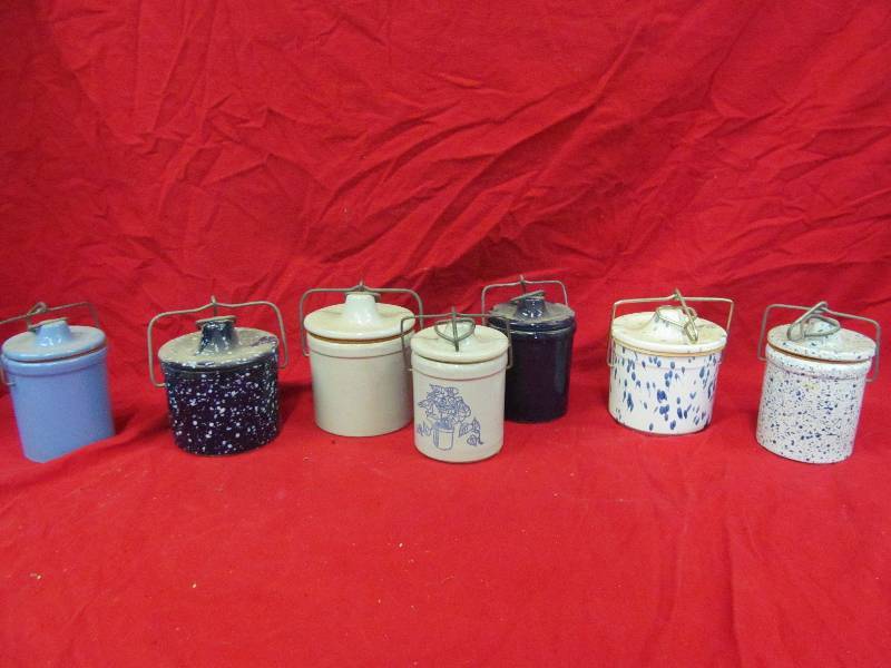 lot 256 image: Crock