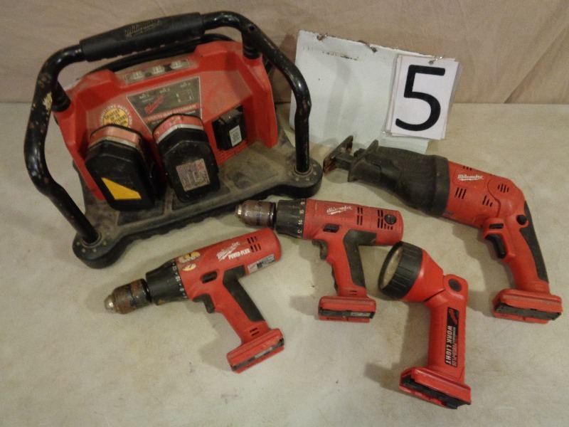Milwaukee Tool Set