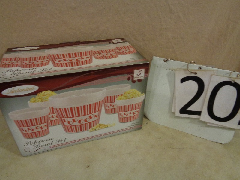 New 5 Piece Popcorn Set