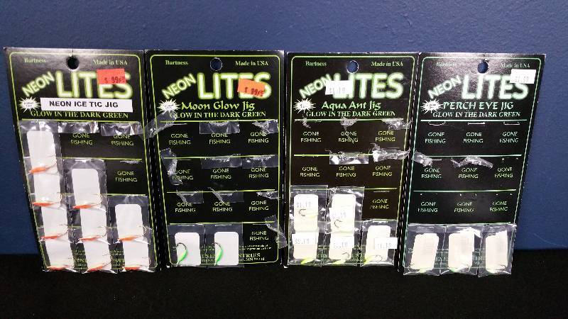 lot 214 image: Group of (19) Bartness Neon Lites - Green