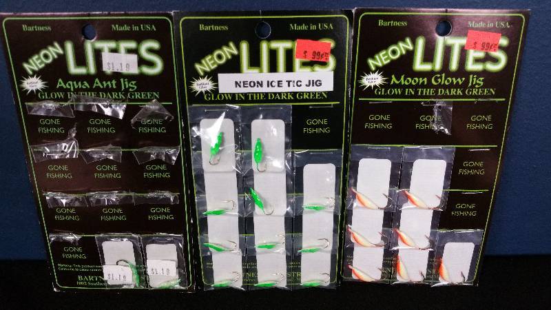 lot 215 image: Group of (20) Bartness Neon Lites - Green