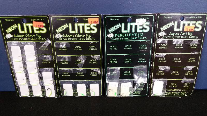 lot 216 image: Group of (16) Bartness Neon Lites - Green