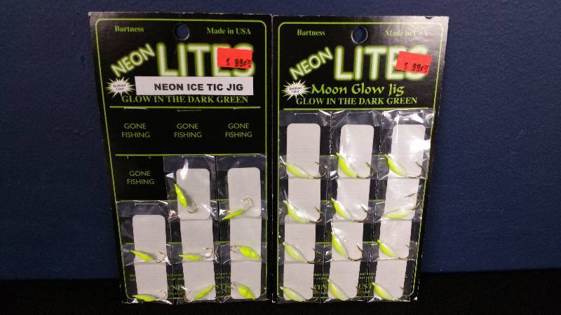 lot 221 image: Group of (20) Bartness Neon Lites - Green