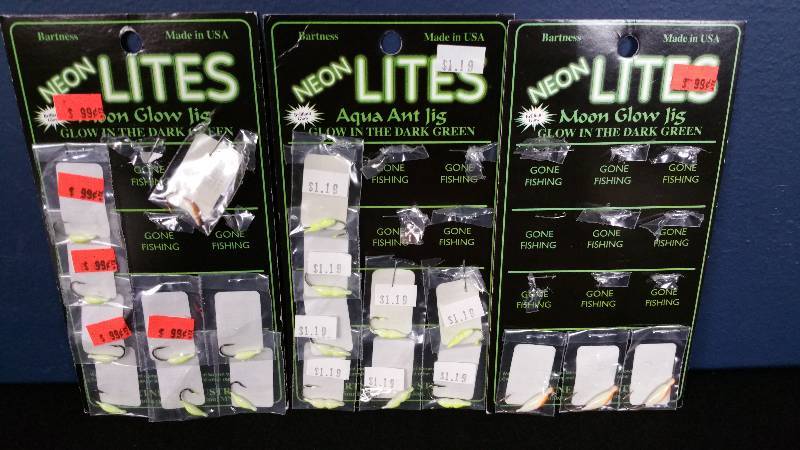 lot 223 image: Group of (20) Bartness Neon Lites - Green