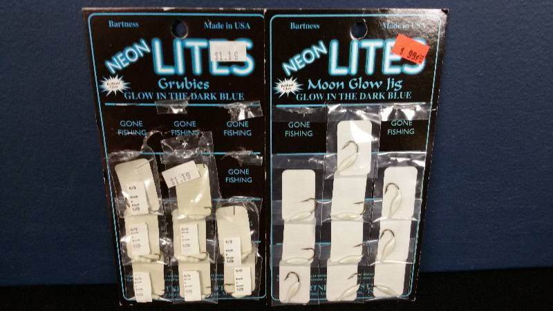 lot 224 image: Group of (18) Bartness Neon Lites - Blue