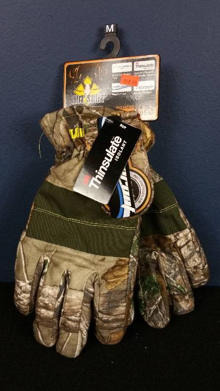 lot 350 image: Camouflage Hot Shot ThinInsulate Gloves
