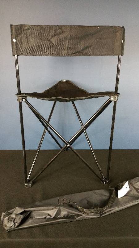 lot 98 image: 20 3 Leg Portable Chair - Black