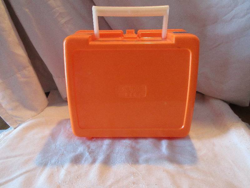 lot 74 image: plastic california raison lunch box