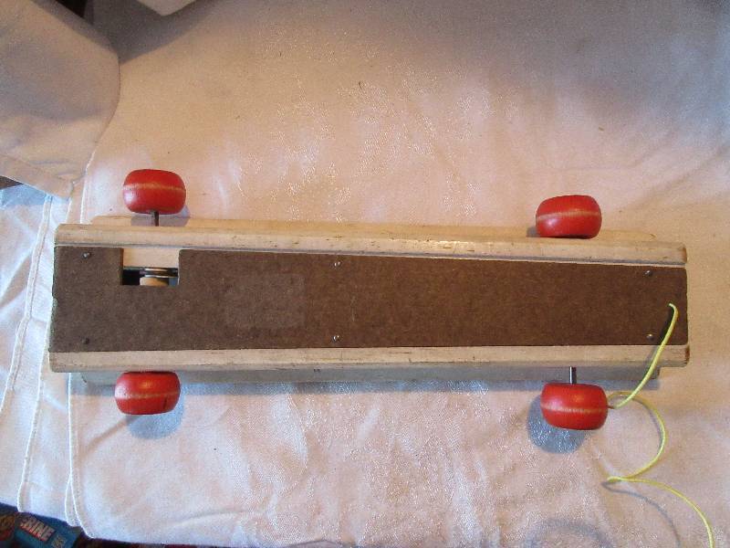 lot 76 image: fisher price pull a tune