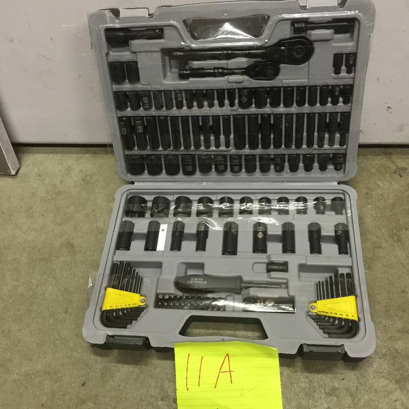 Stanley Black Chrome 123 PC Tool Set Like New Condition