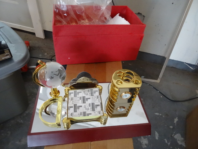 Desk Decoration with glass globe - Heavy duty