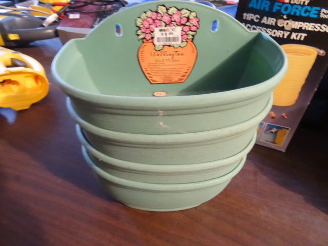 wellington wall planter lot of 4