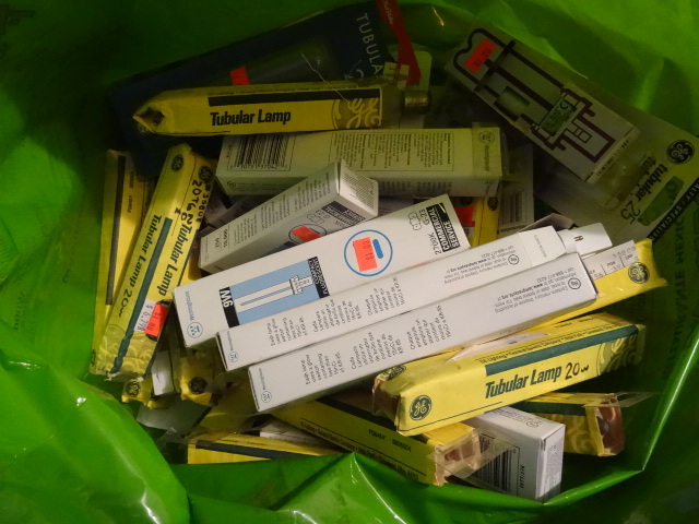 Bag of tubular lamps and florecent