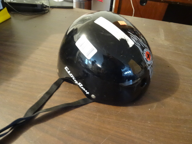 shcwin sting ray helmet- size ML