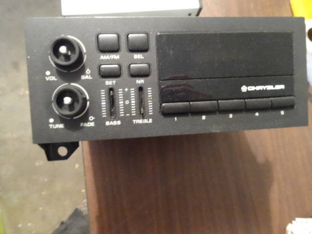 Chrysler Stereo Deck