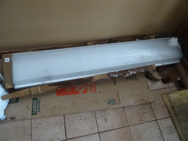 Sealed moisture proof Flouresnt light