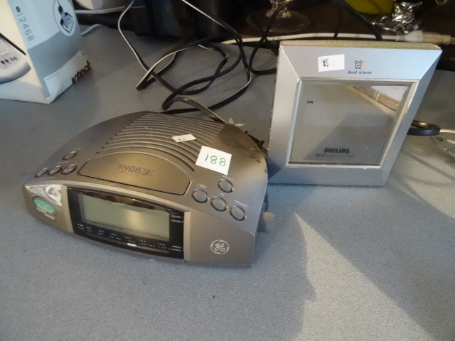 Lot of 2 Alarm clocks
