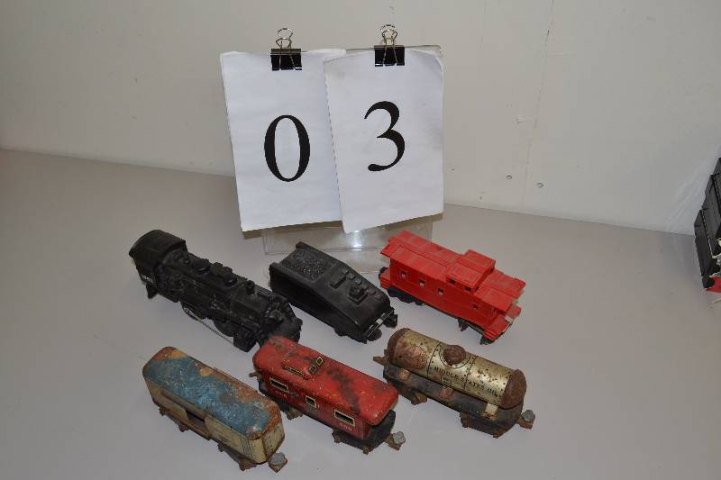 lot 3 image: Train cars