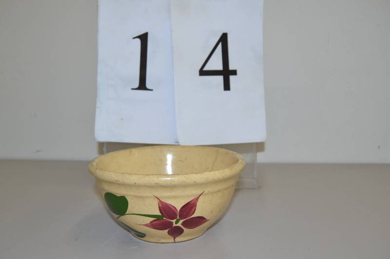 lot 14 image: Watts Pottery Bowl