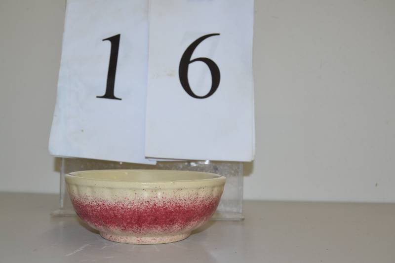 lot 16 image: Vintage Pottery Bowl