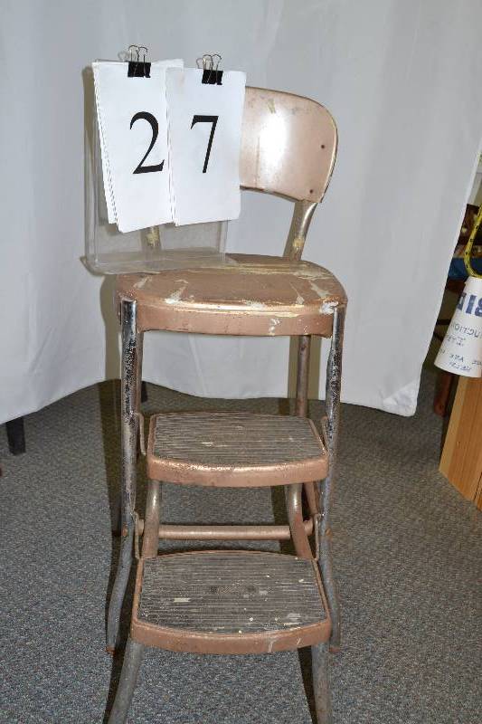 lot 27 image: stool
