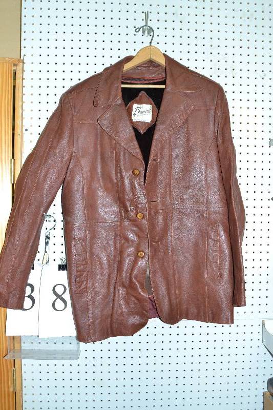 lot 38 image: Leather coat