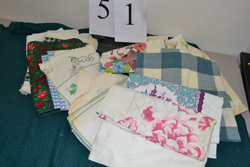 lot 51 image: linens