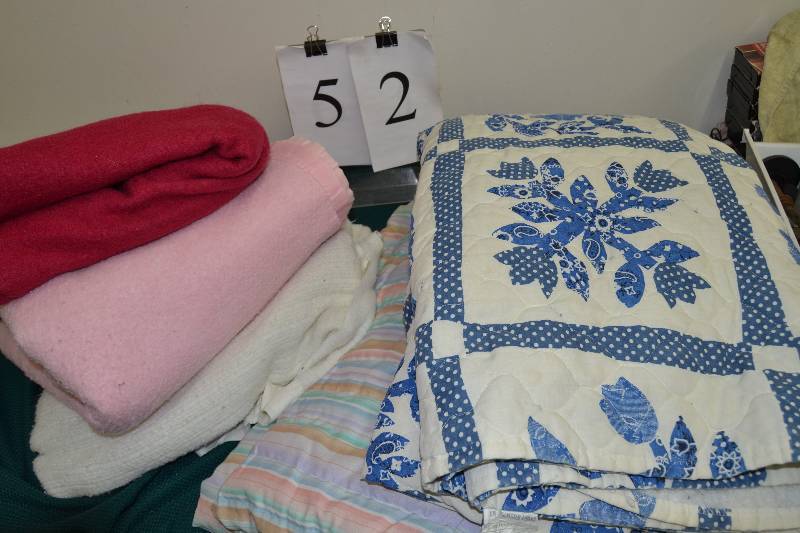 lot 52 image: Bedding