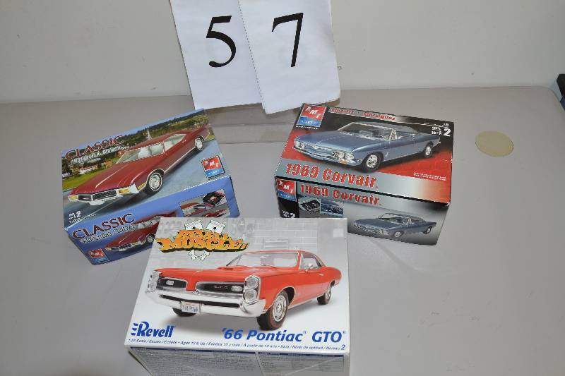 lot 57 image: Model Cars
