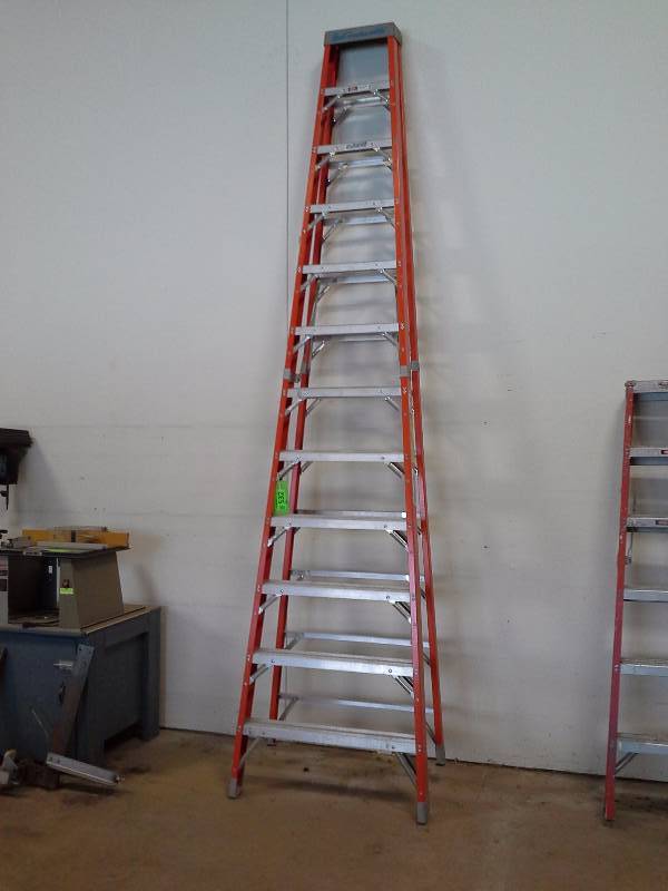 12 foot ladder, fiberglass