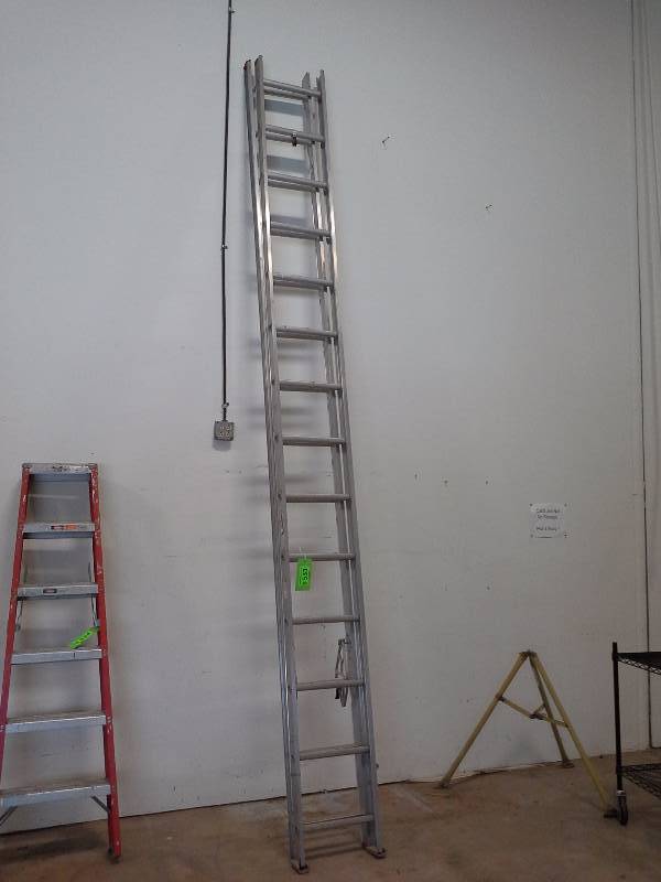 28 foot aluminum extension ladder. Werner.