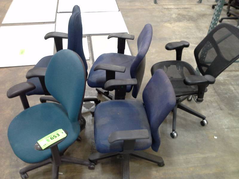 Miscellaneous lot of office chairs