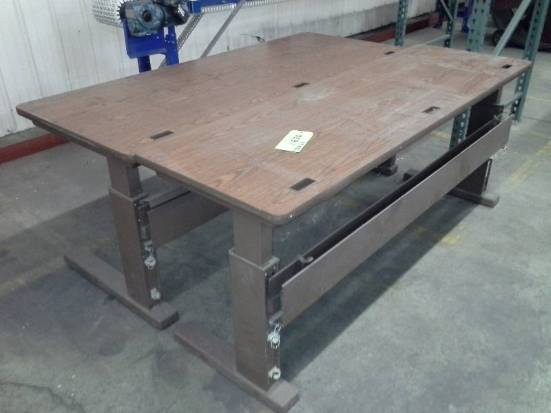 Pair of adjustable training tables