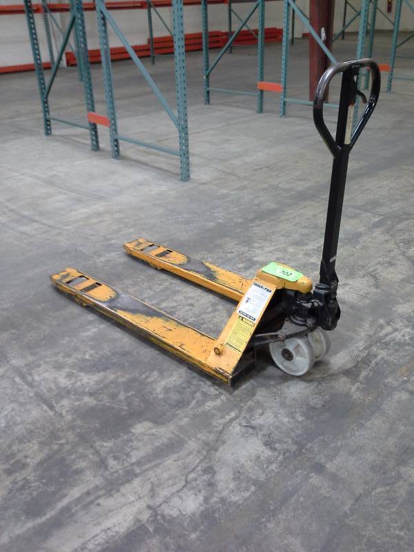 Pallet jack, 5500 pounds
