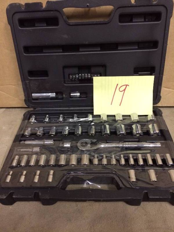 Stanley 60 PC Tool Set like new
