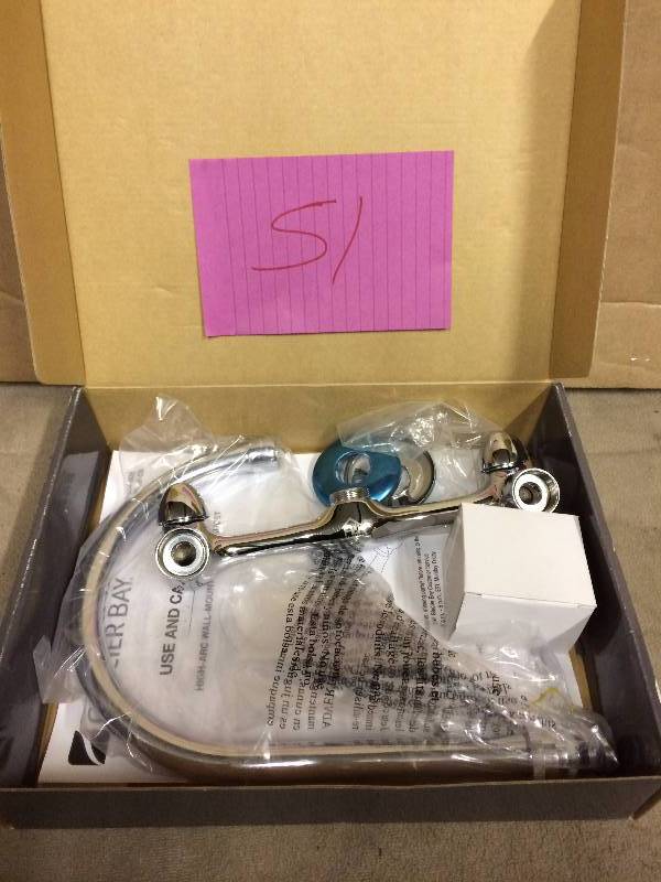 Glacier Bay 1000 054 809 Kitchen Faucet Like new condition