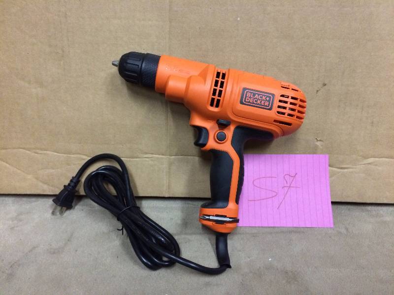 Black and Decker 5.2 amp corded Drill like new