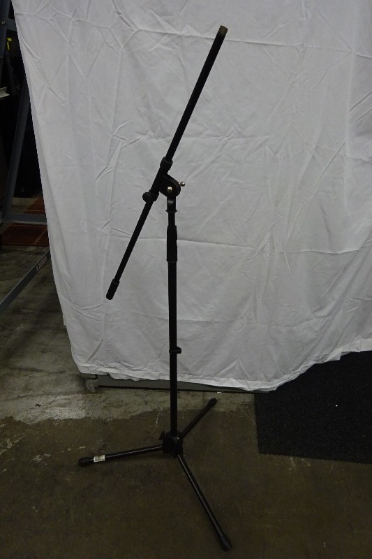 lot 16 image: Proline Tripod