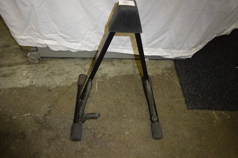 lot 26 image: Konig & Meyer Electric Guitar Stand