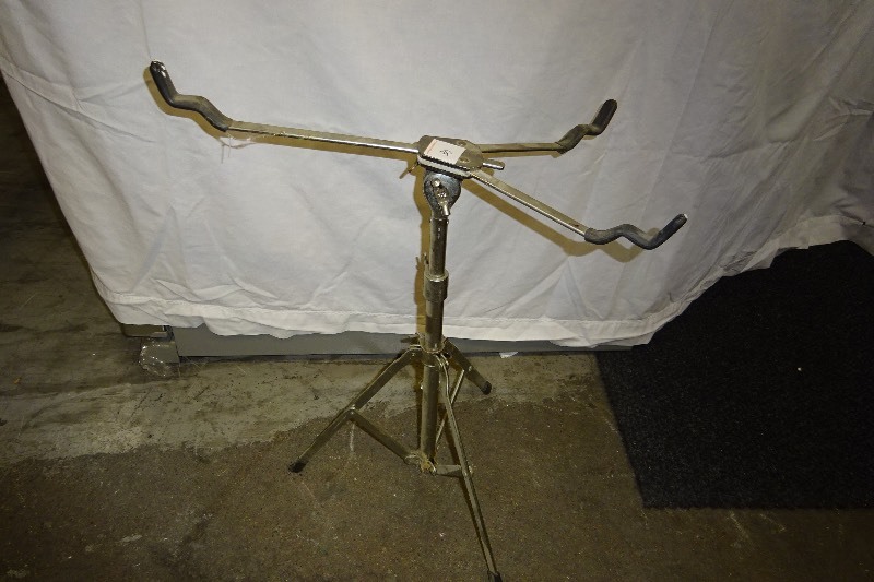 lot 30 image: Vintage Snare Stand