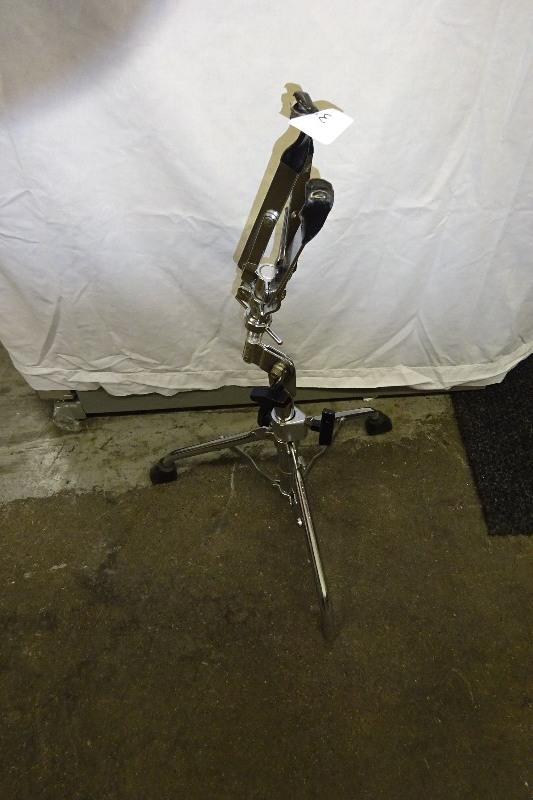 lot 33 image: Snare Stand