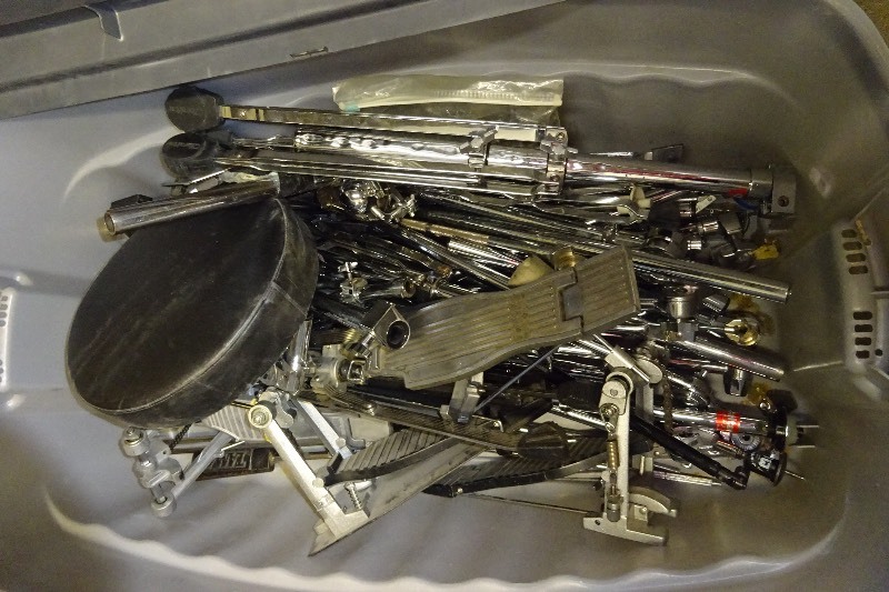 lot 39 image: Tub of Misc Drum Hardware for parts or repair