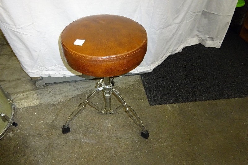 lot 41 image: Tama Drum Thorne