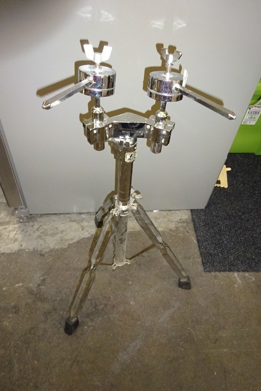 lot 43 image: Rogers 3 leg stand with 2 Yamaha Swivel Mounts